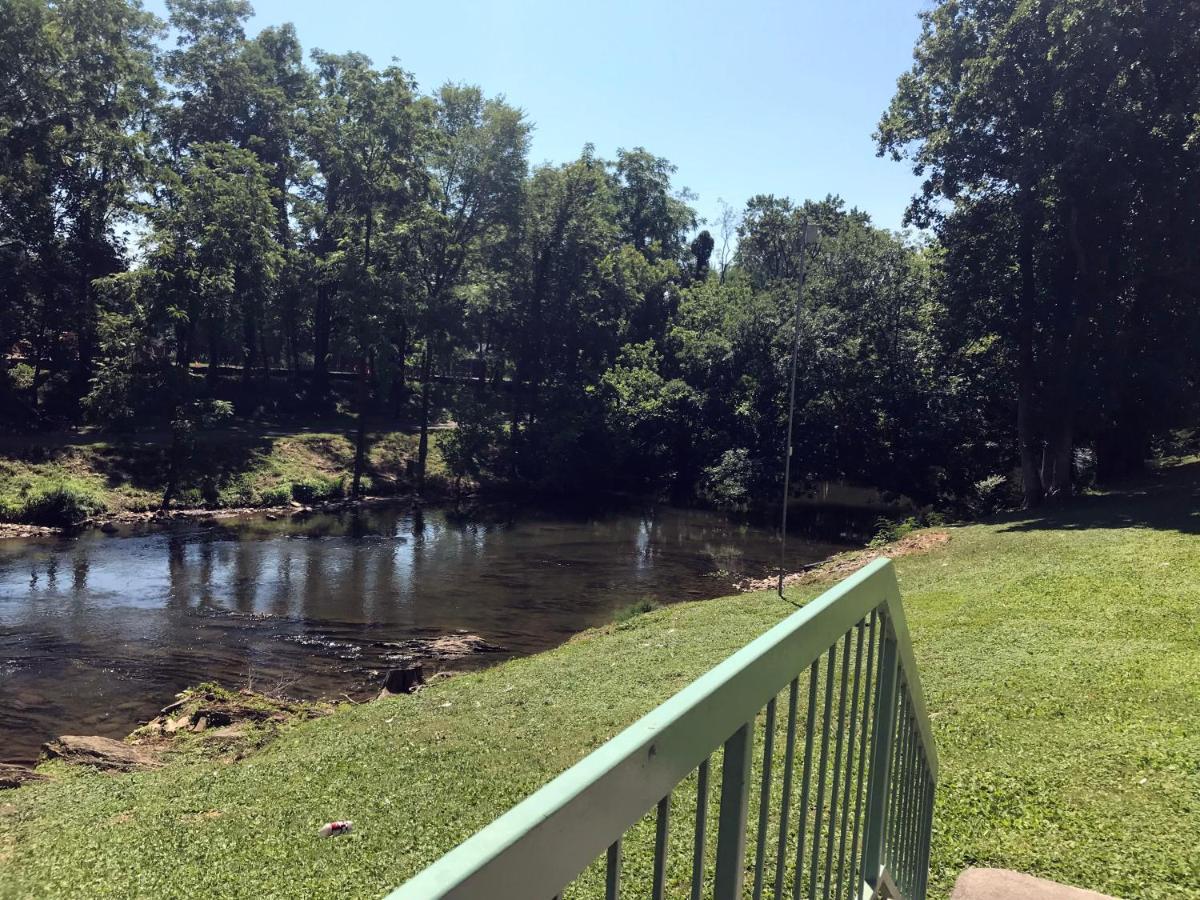 The River Cottage Pigeon Forge Ngoại thất bức ảnh